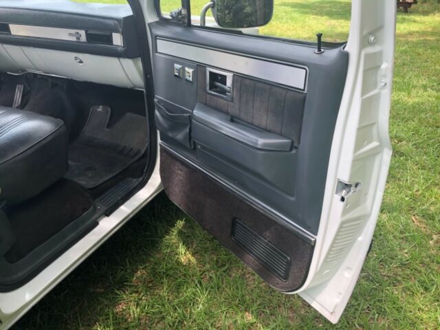 1984 Chevrolet C-10 Silverado - photo 10