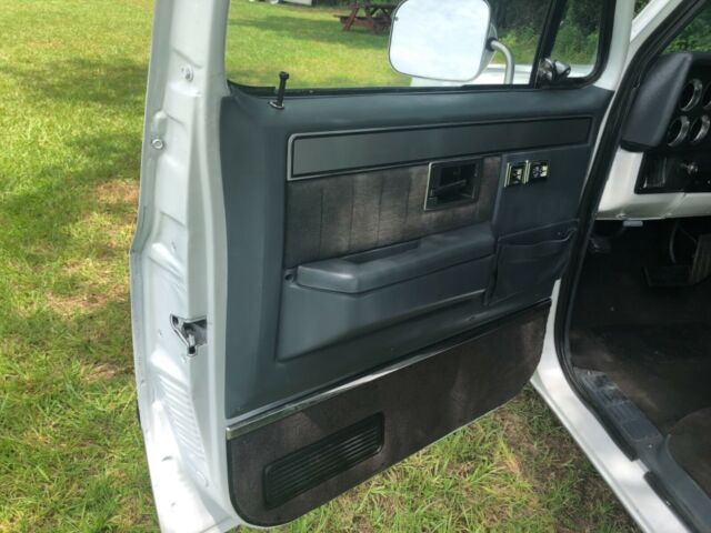 1984 Chevrolet C-10 Silverado - photo 8
