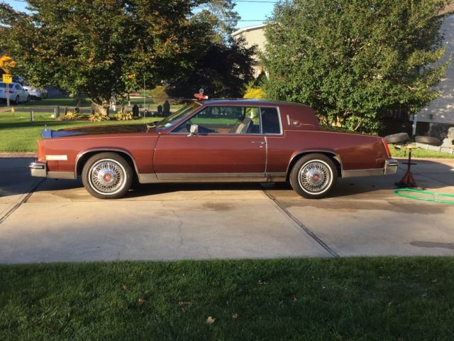 1984 CADILLAC ELDORADO 2 DOOR COUPE,with Moon roof 1984 Cadillac Eldorado Base Cloth Interior