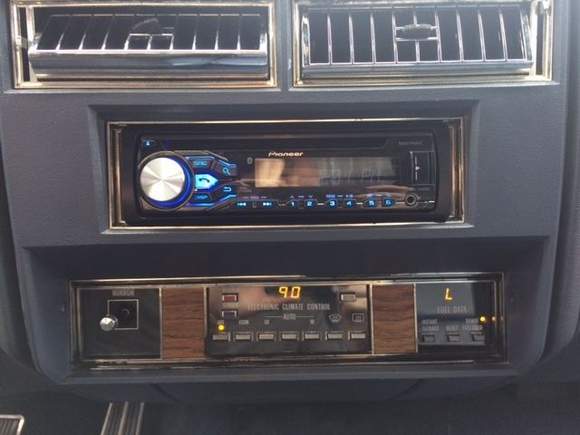 1984 Cadillac Fleetwood Brougham Coupe - photo 4