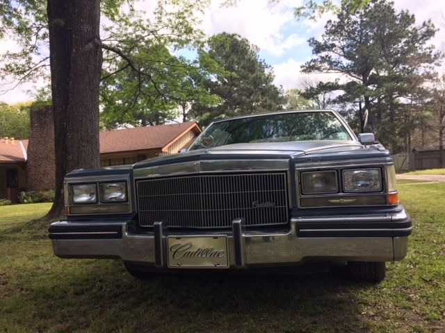 1984 Cadillac Fleetwood Brougham Coupe - photo 5