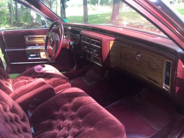 1984 Cadillac Fleetwood D'Elegance - photo 7