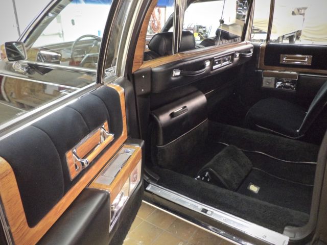 1984 Cadillac Fleetwood Limousine - photo 12