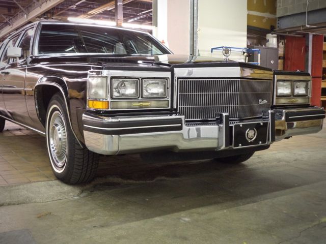 1984 Cadillac Fleetwood Limousine - photo 2