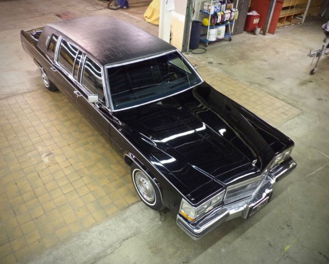 1984 Cadillac Fleetwood Limousine - photo 4