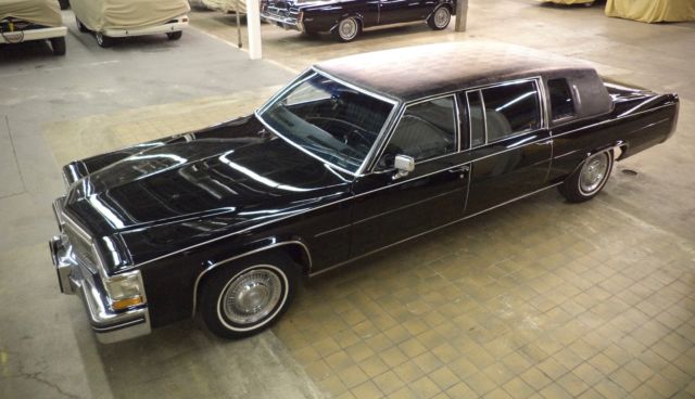 1984 Cadillac Fleetwood Limousine - photo 5