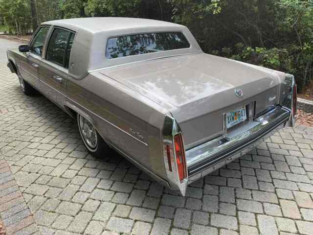 1984 Cadillac Fleetwood BROUGHAM - photo 12