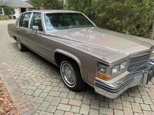 1984 Cadillac Fleetwood BROUGHAM - photo 2