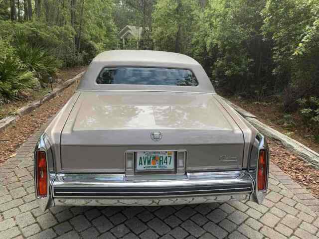 1984 Cadillac Fleetwood BROUGHAM - photo 3