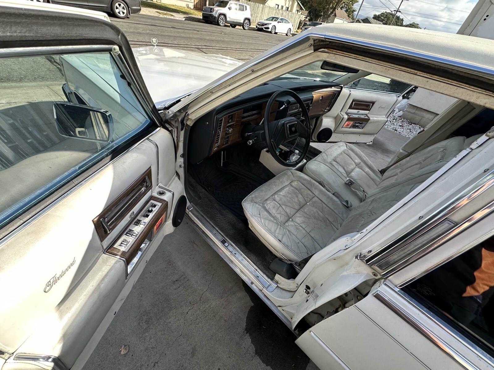 1984 Cadillac Fleetwood BROUGHAM - photo 12