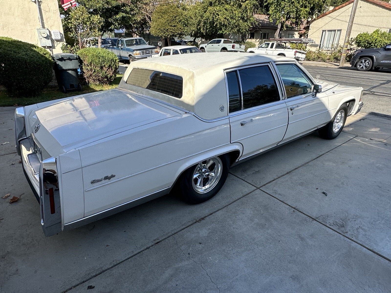 1984 Cadillac Fleetwood BROUGHAM - photo 3