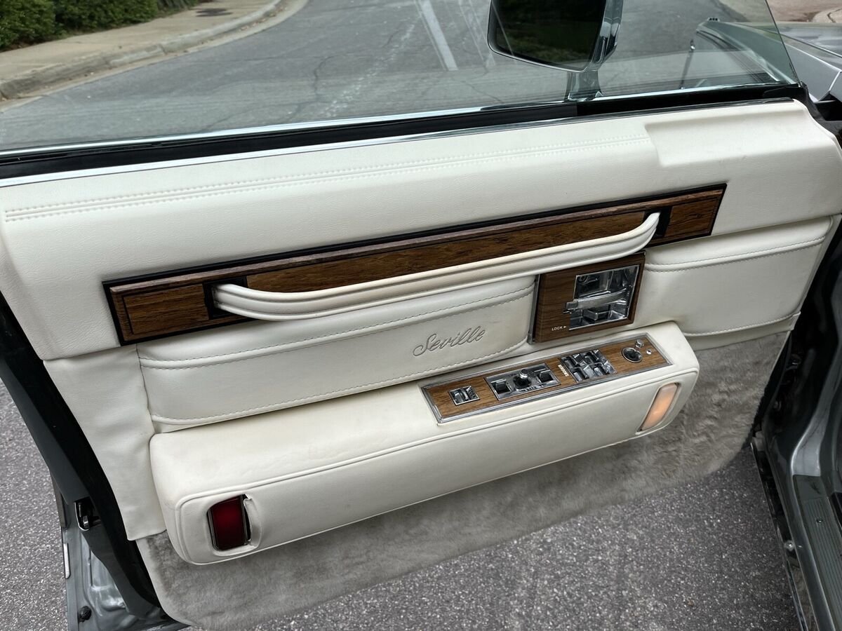 1984 Cadillac Seville - photo 11