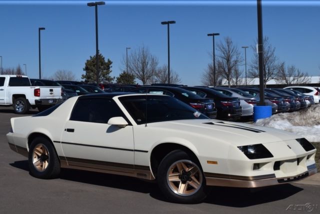 1984 Chevrolet Camaro 1984 Chevrolet Camaro Z/28 V8 One Owner, 48K MILES - photo 3