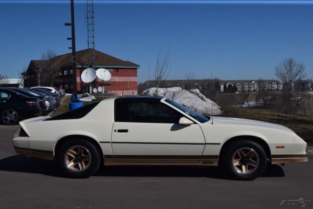 1984 Chevrolet Camaro 1984 Chevrolet Camaro Z/28 V8 One Owner, 48K MILES - photo 8