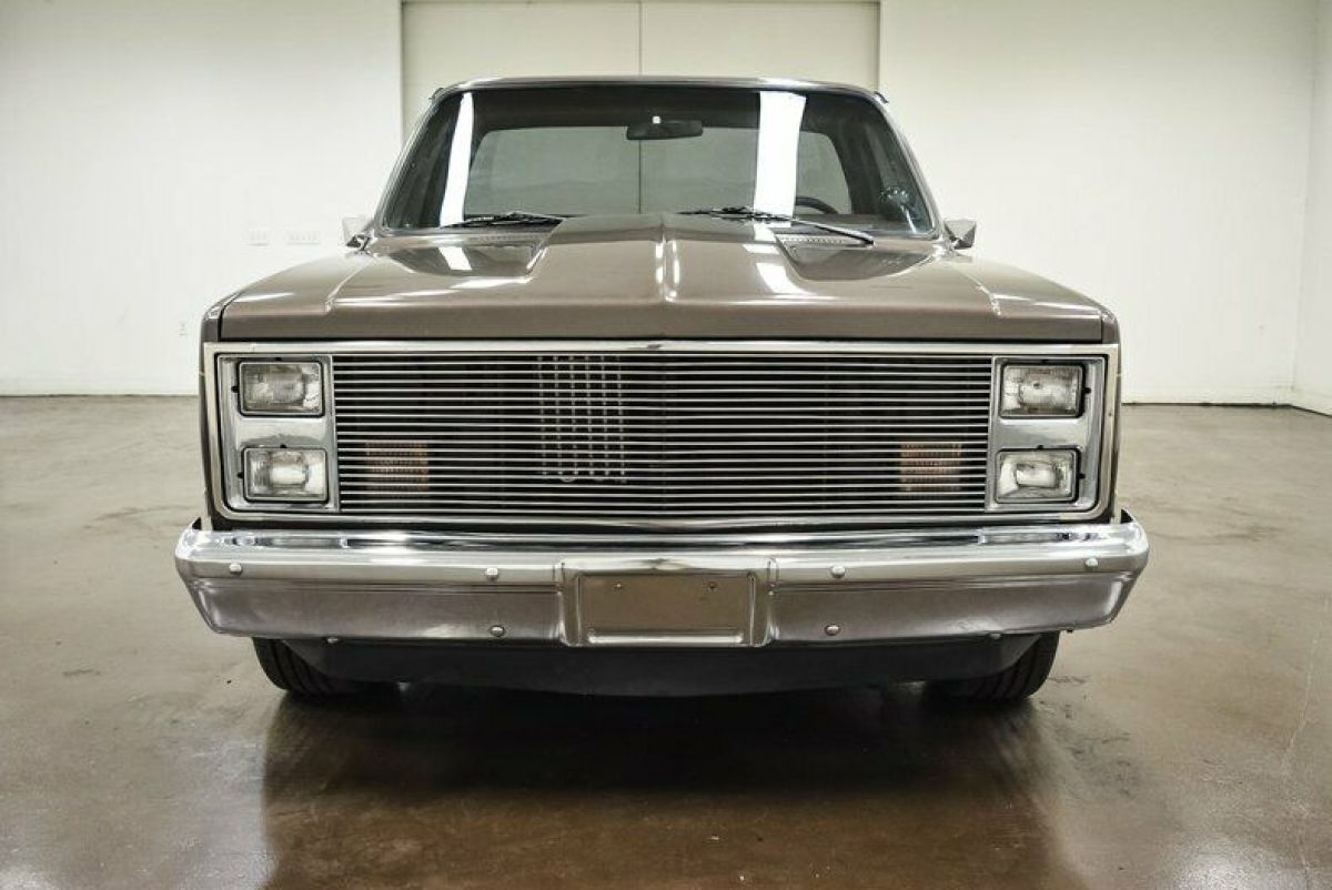 1984 Chevrolet C-10 - photo 2