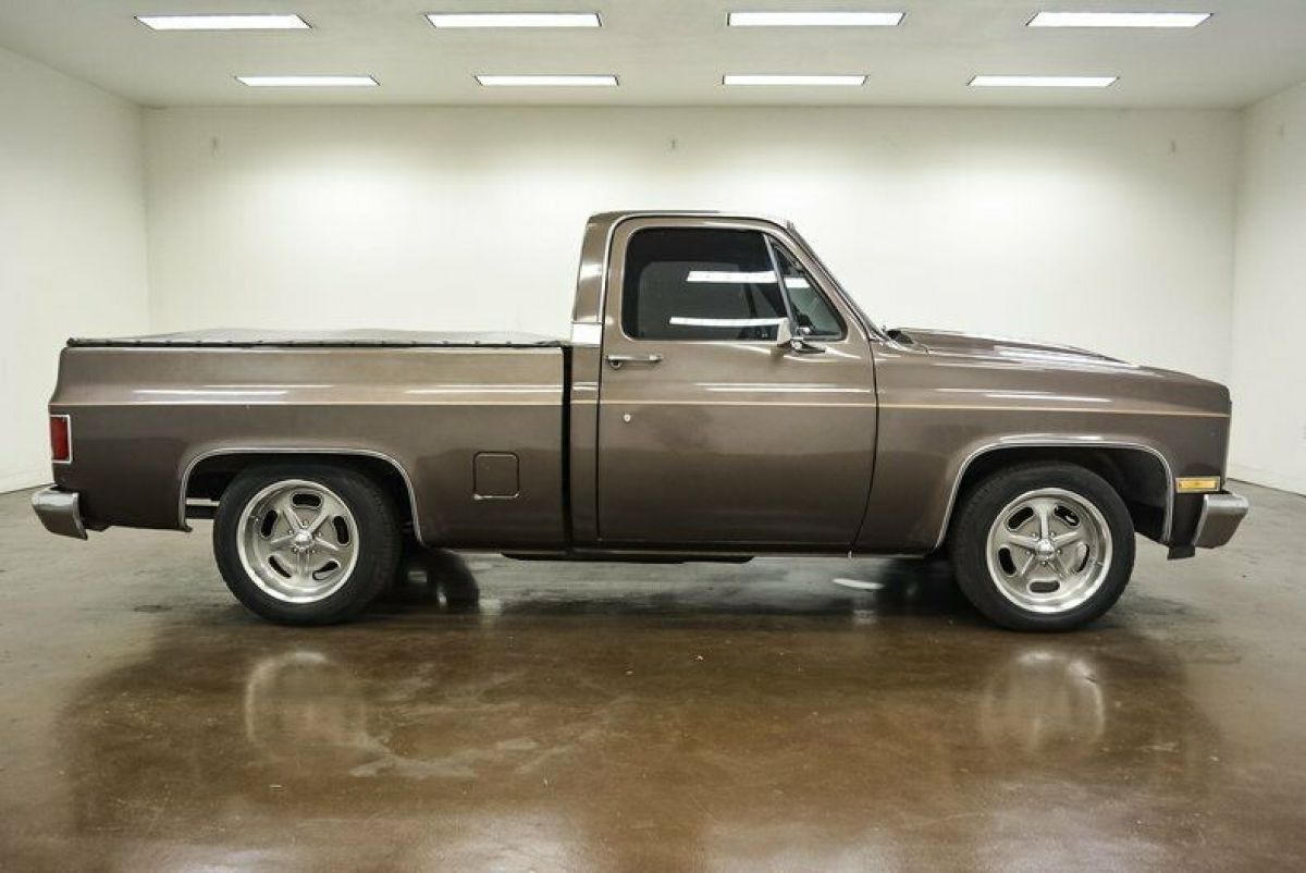 1984 Chevrolet C-10 - photo 8