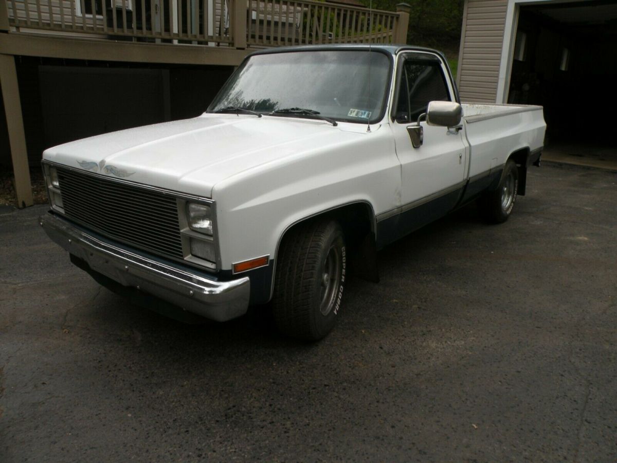 1984 Chevrolet C10 - Long Bed - 350 V8 - Auto - Clean - Low Mileage 1984 Chevrolet C-10