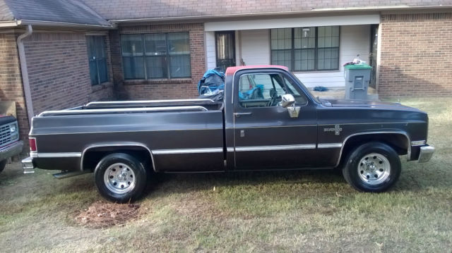 1984 Chevrolet C-10 Silverado Standard Cab Pickup 2-Door - photo 2