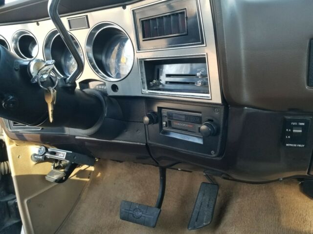 1984 Chevrolet Silverado 1500 - photo 11