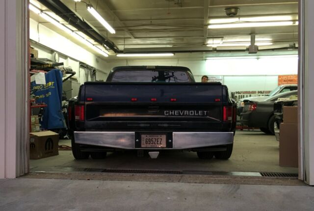 1984 Chevrolet Silverado 3500 - photo 2