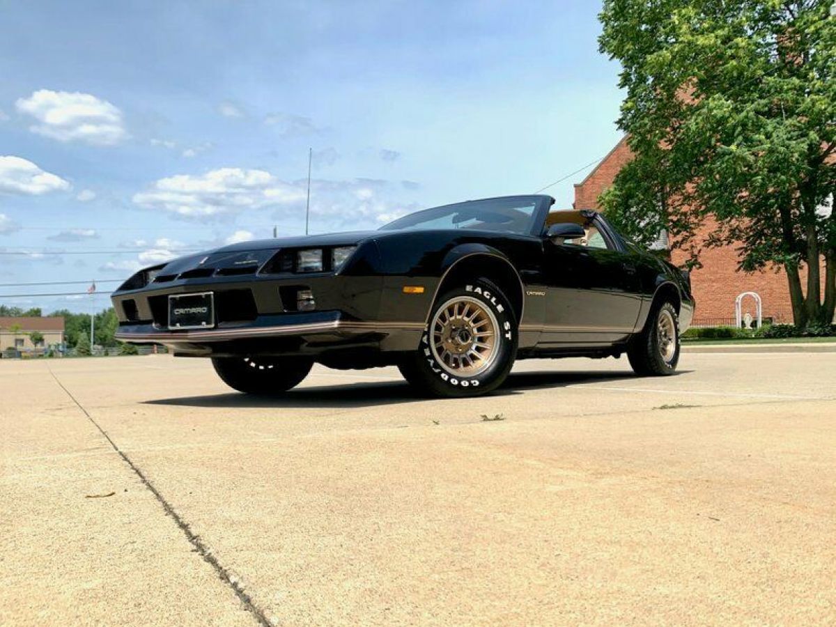 1984 Chevrolet Camaro - photo 2