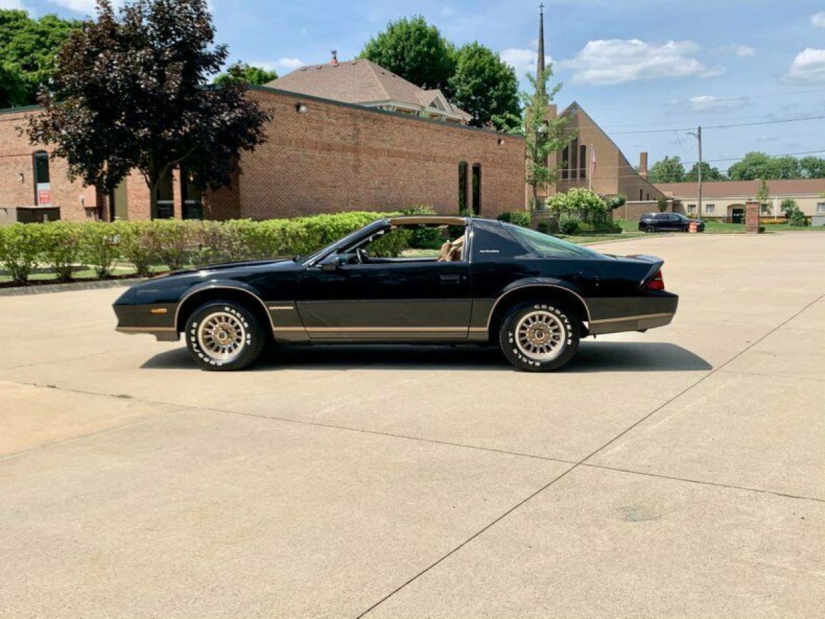 1984 Chevrolet Camaro - photo 11