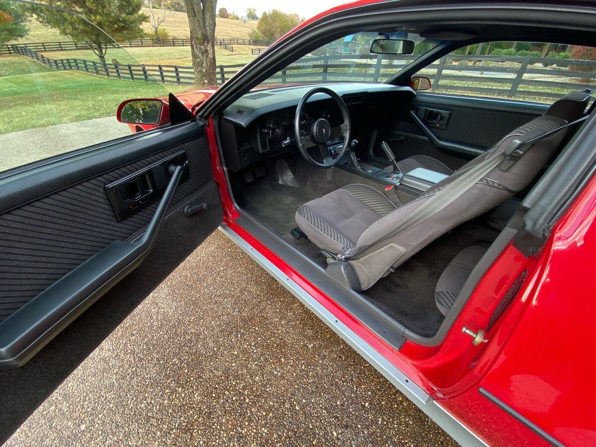 1984 Chevrolet Camaro - photo 8