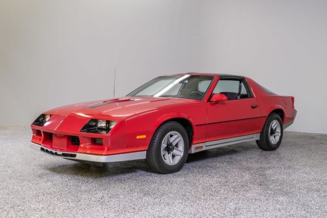 1984 Chevrolet Camaro Z28 33667 Miles Spectra Red Coupe 5.0 Liter 4-Spd Auto 1984 Chevrolet Camaro --
