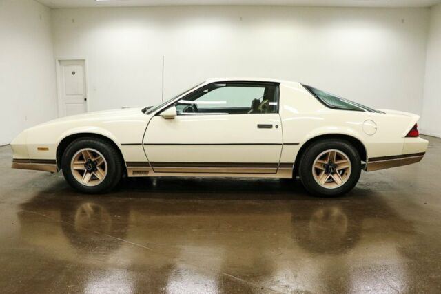 1984 Chevrolet Camaro Z/28 - photo 4