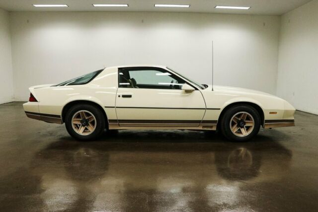 1984 Chevrolet Camaro Z/28 - photo 8