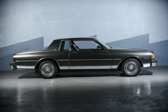 1984 Chevrolet Caprice -- - photo 3