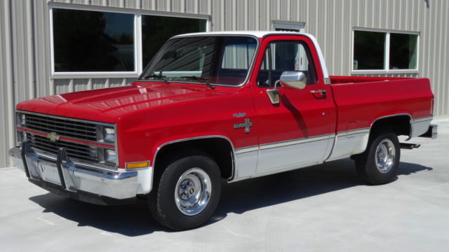 1984 Chevrolet C-10 Silverado Standard Cab Pickup 2-Door - photo 2