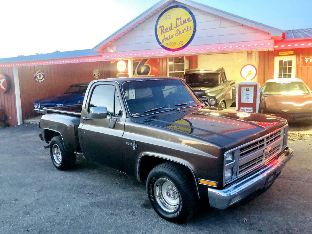 1984 Chevrolet C-10 Regular Cab 2WD - photo 2