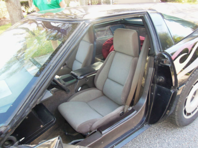 1984 Chevrolet Corvette Base Hatchback 2-Door - photo 4