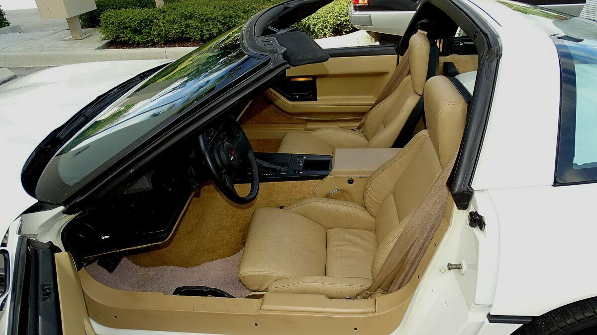 1984 Chevrolet Corvette FACTORY LEATHER - photo 11