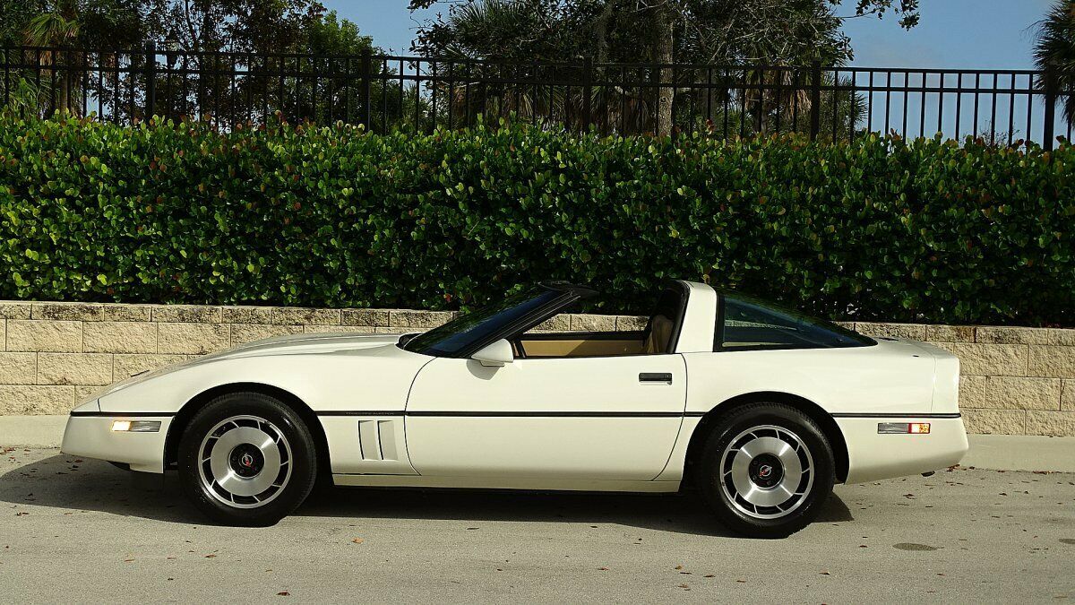 1984 Chevrolet Corvette FACTORY LEATHER - photo 3