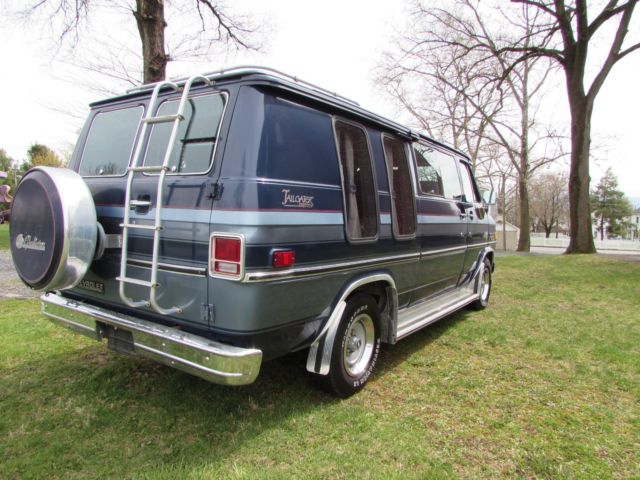 1984 Chevrolet G20 Van Tailgater by Gladiator - photo 4
