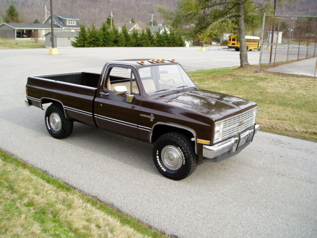 1984 CHEVROLET K-20 4X4. 11K ORIGINAL MILES ... 1984 Chevrolet C/K Pickup 2500 Custom Deluxe 4x4