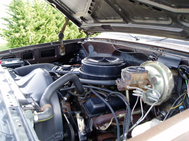 1984 Chevrolet C/K Pickup 2500 Custom Deluxe 4x4 - photo 3