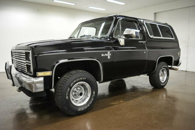 1984 Chevrolet K-5 Blazer -- - photo 3