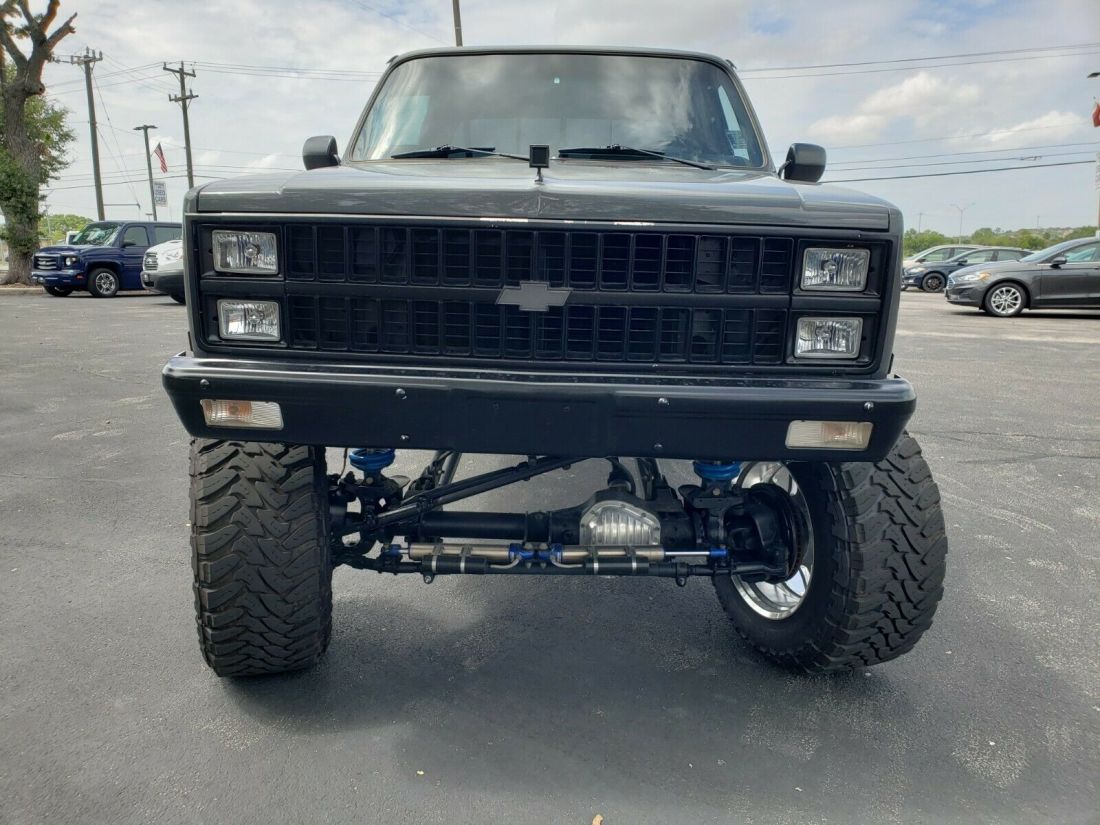 1984 Chevrolet C/K Pickup 3500 Custom - photo 3