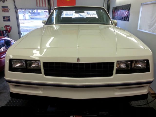 1984 Chevrolet Monte Carlo Super Sport Hardtop White w/ Blue Buckets 1984 Chevrolet Monte Carlo Super Sport