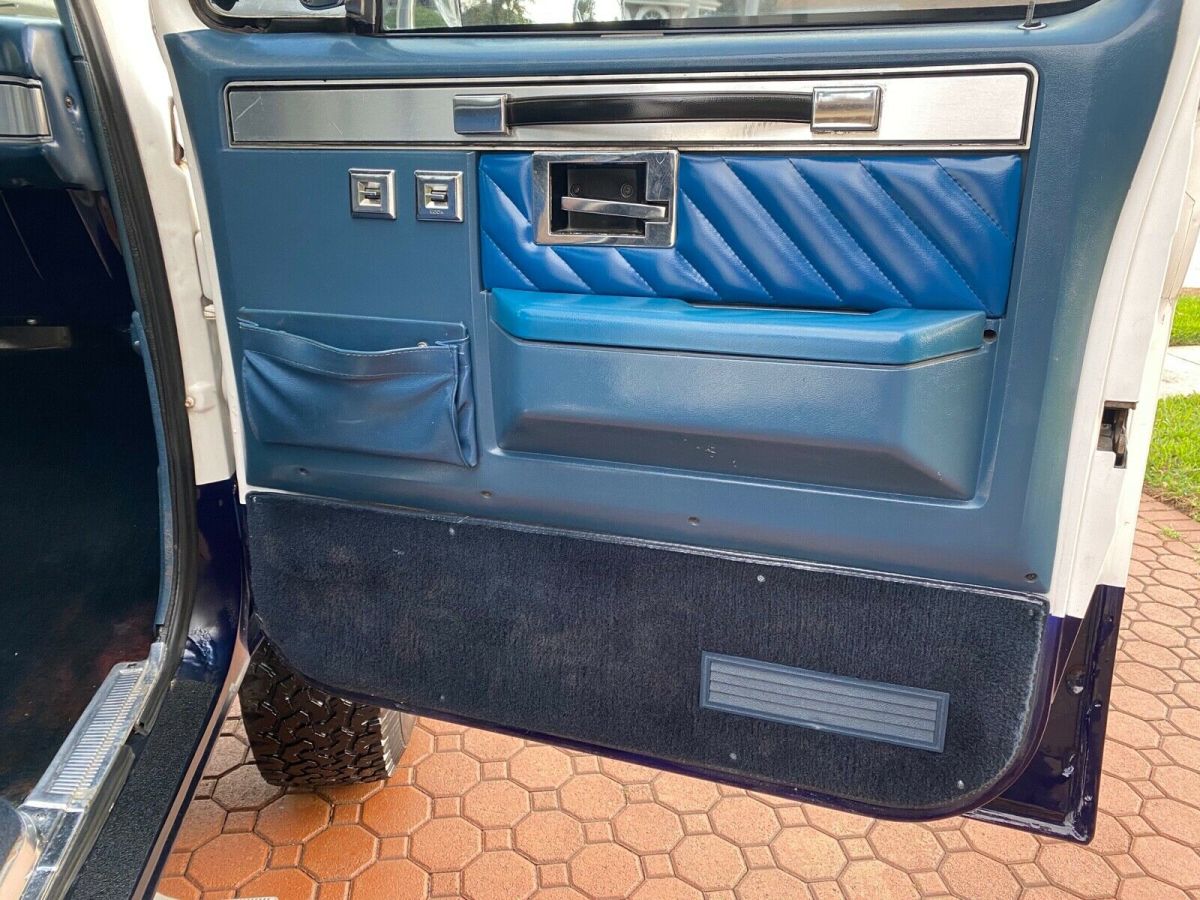 1984 Chevrolet C/K Pickup 1500 LEATHER - photo 10