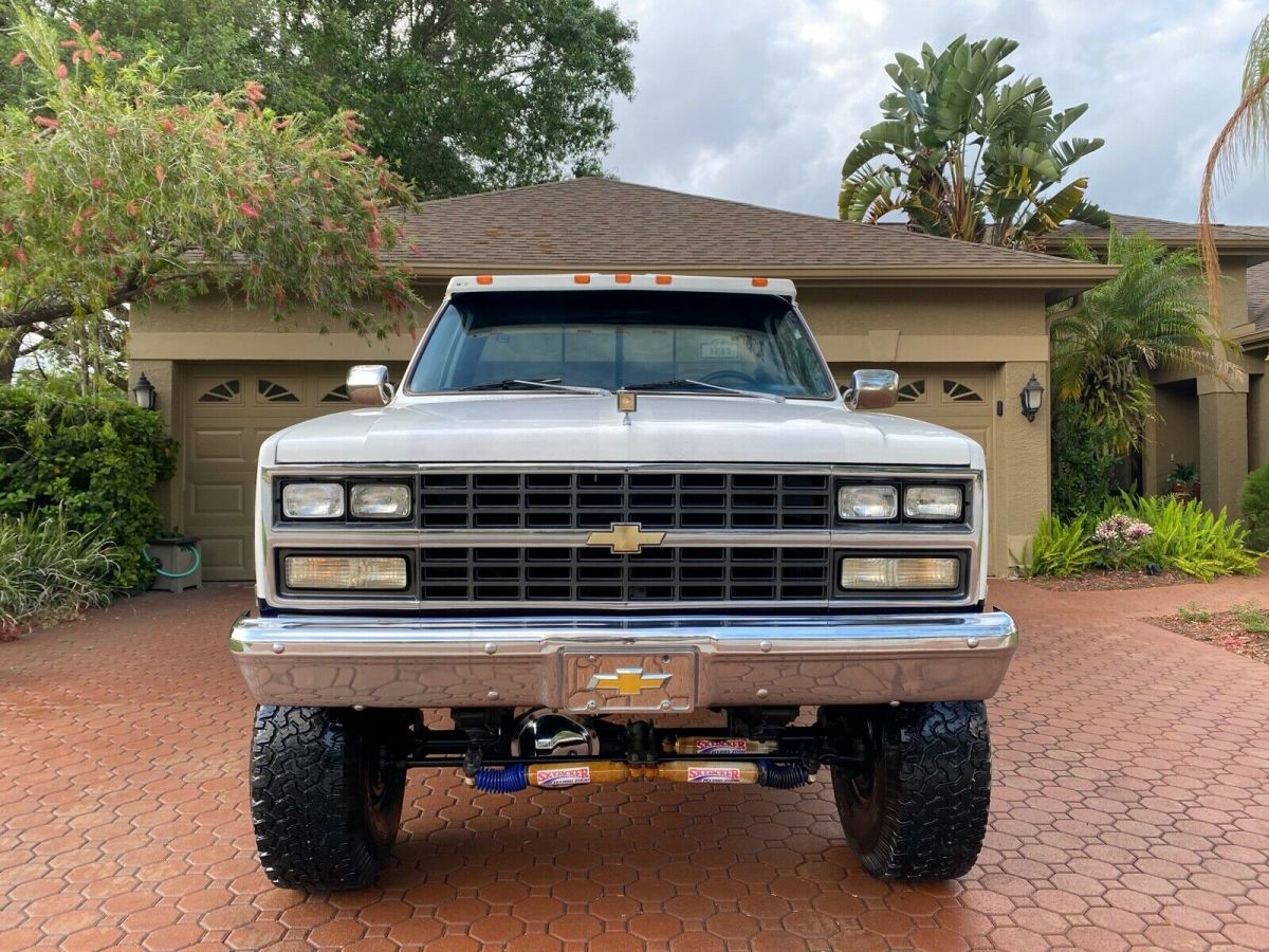 1984 Chevrolet C/K Pickup 1500 LEATHER - photo 8
