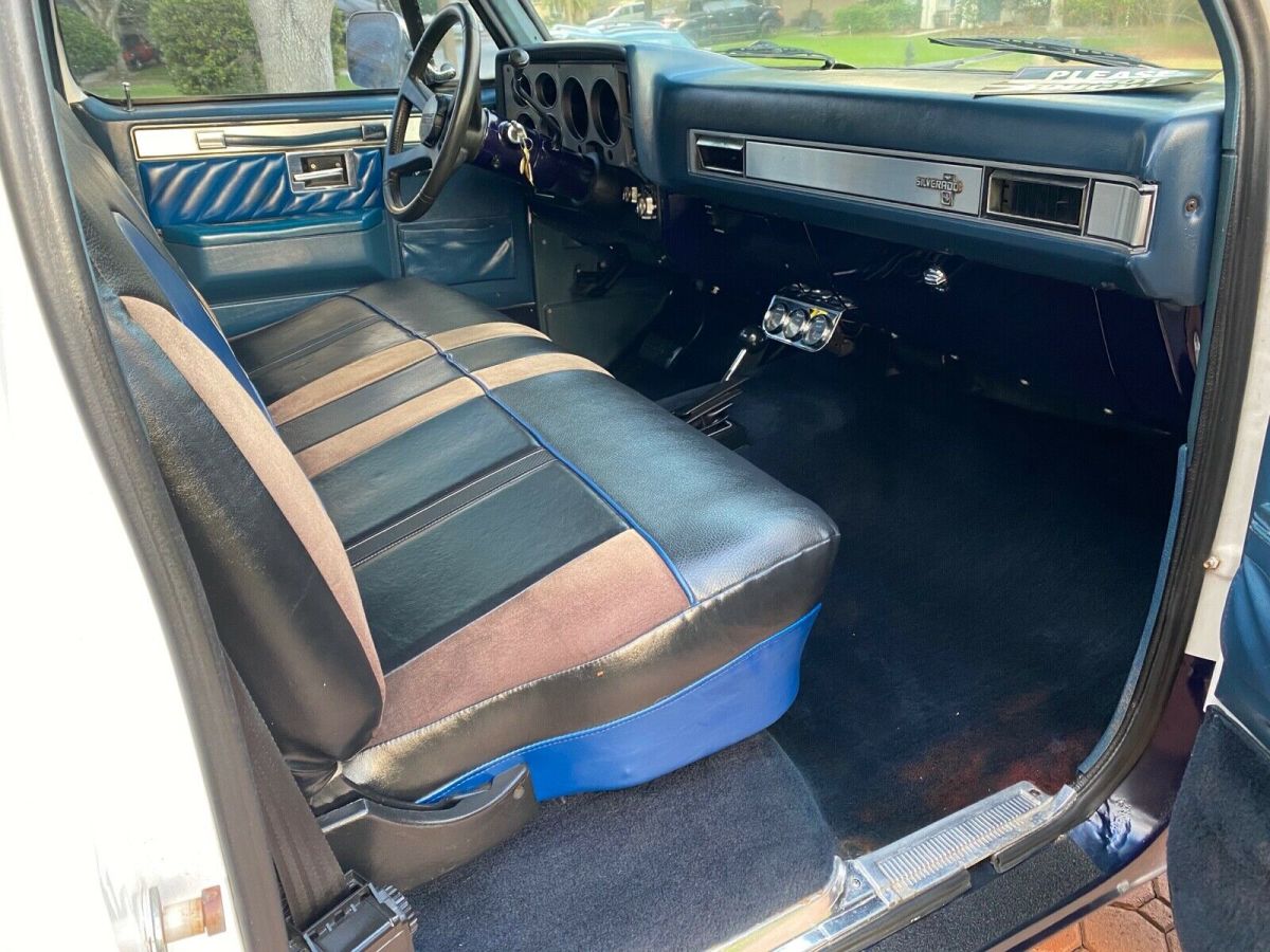 1984 Chevrolet C/K Pickup 1500 LEATHER - photo 9