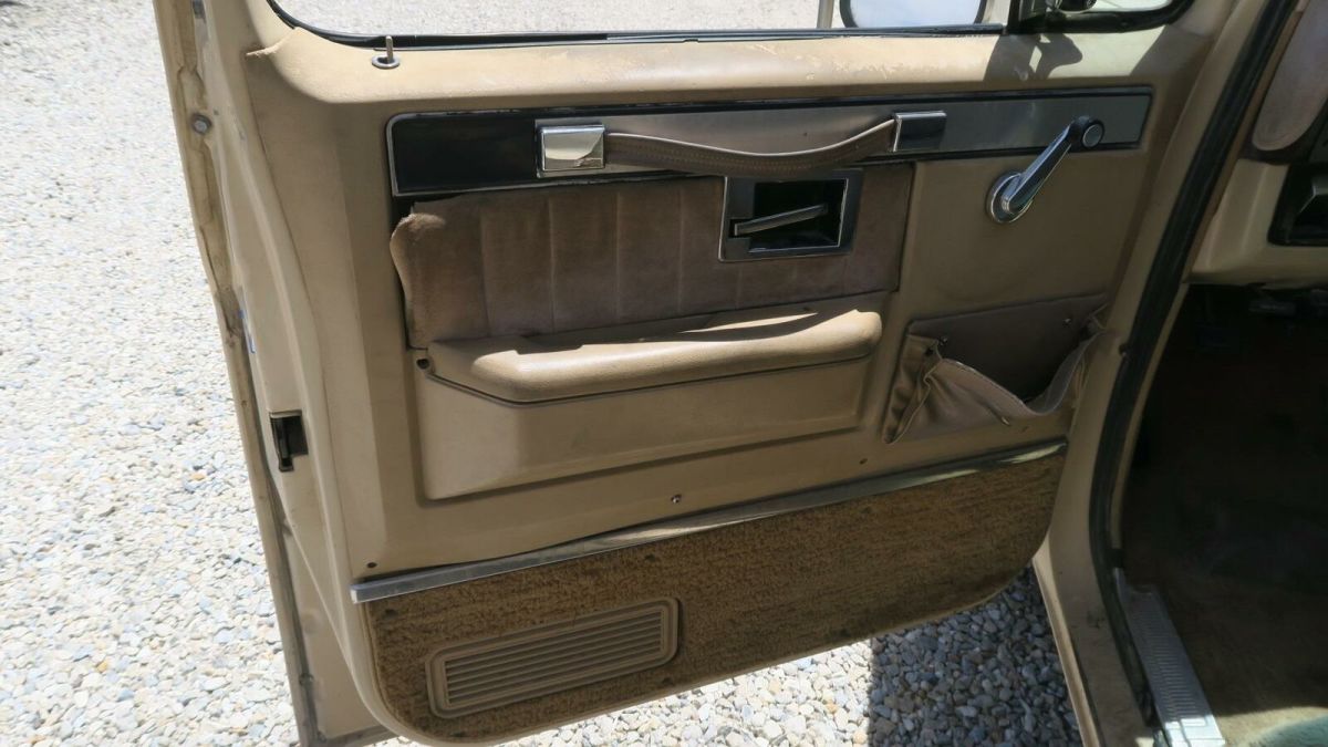 1984 Chevrolet SILVERADO C20 3+3 CREWCAB SCROLL DOWN & CLICK READ MORE FOR PICS - photo 10
