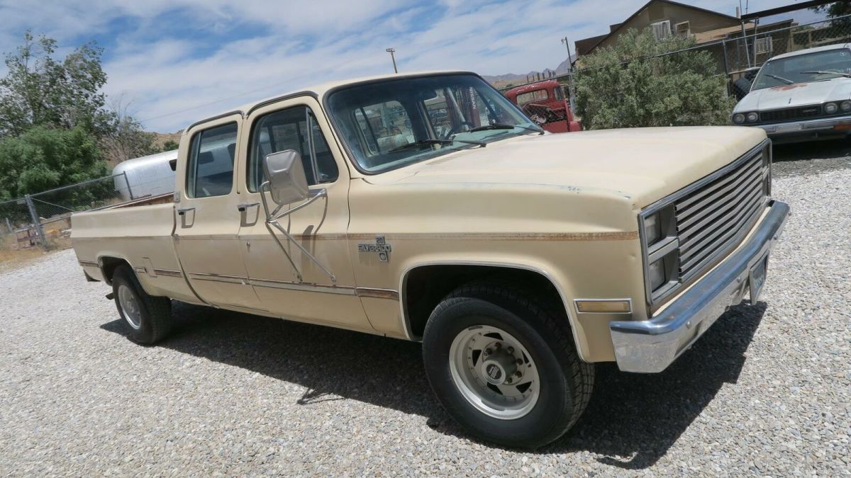 1984 Chevrolet SILVERADO C20 3+3 CREWCAB SCROLL DOWN & CLICK READ MORE FOR PICS - photo 2