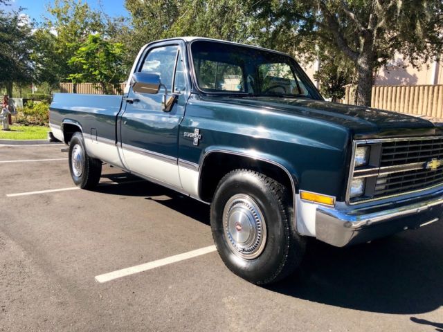 1984 Chevrolet Silverado C20 Camper Special - photo 3
