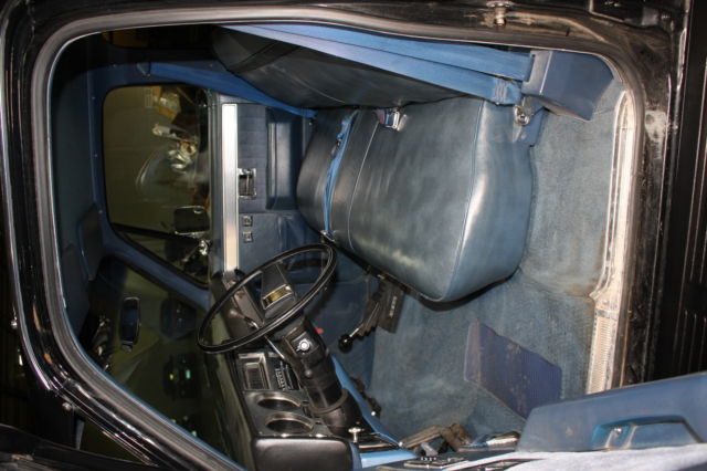 1984 Chevrolet Suburban - photo 11