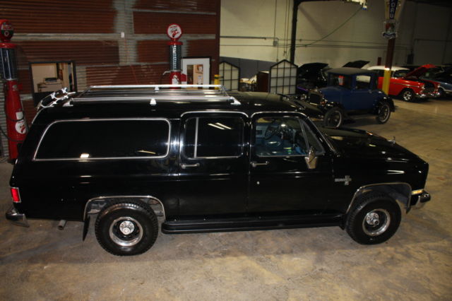1984 Chevrolet Suburban - photo 2